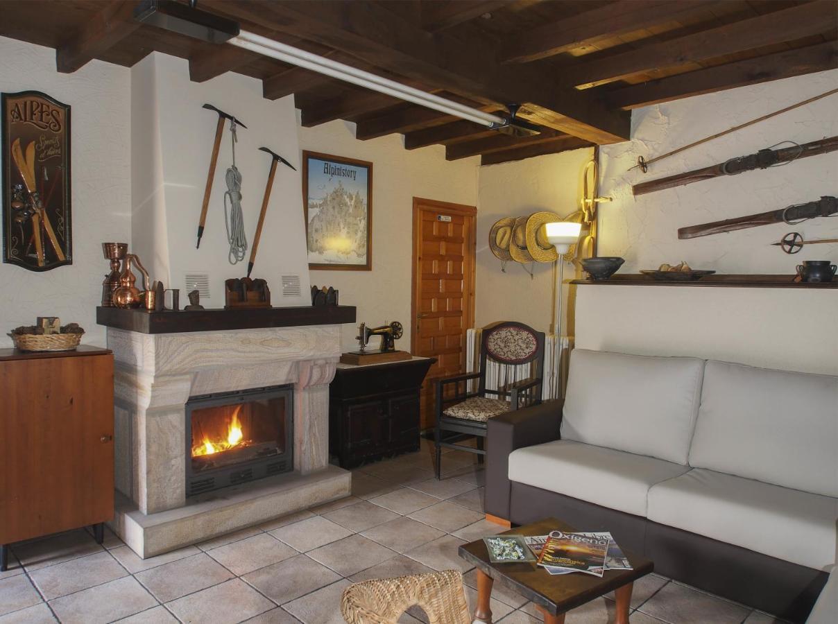 Casa De La Montana Albergue Turistico Avín Exteriér fotografie